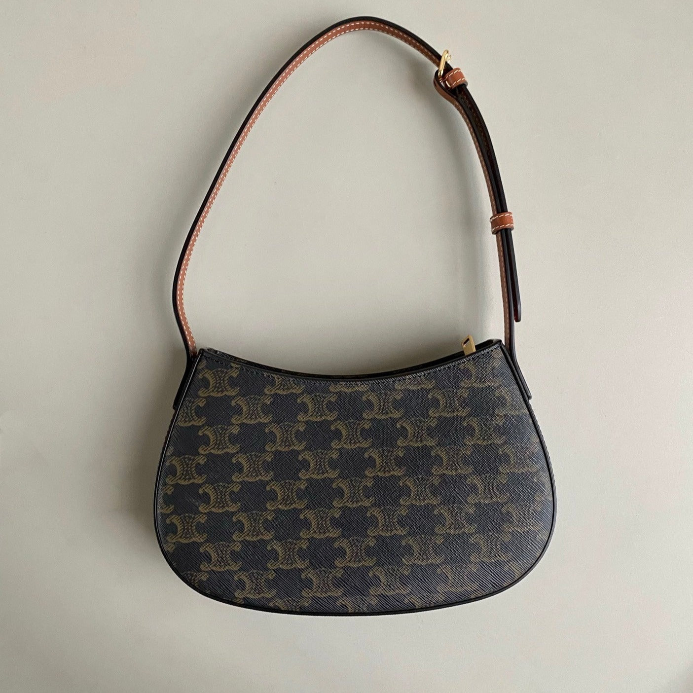 Triomphe 22 Black Pattern Calfskin