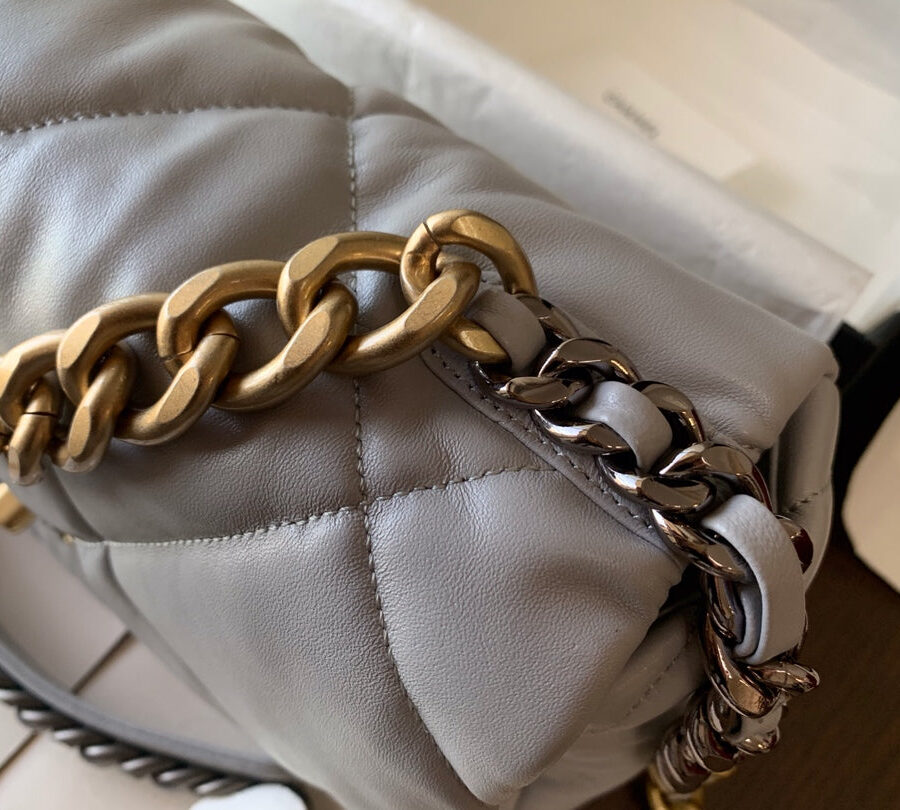 19 FLAP BAG 30 GREY GOATSKIN GOLD HARDWARE | Studio Nafay