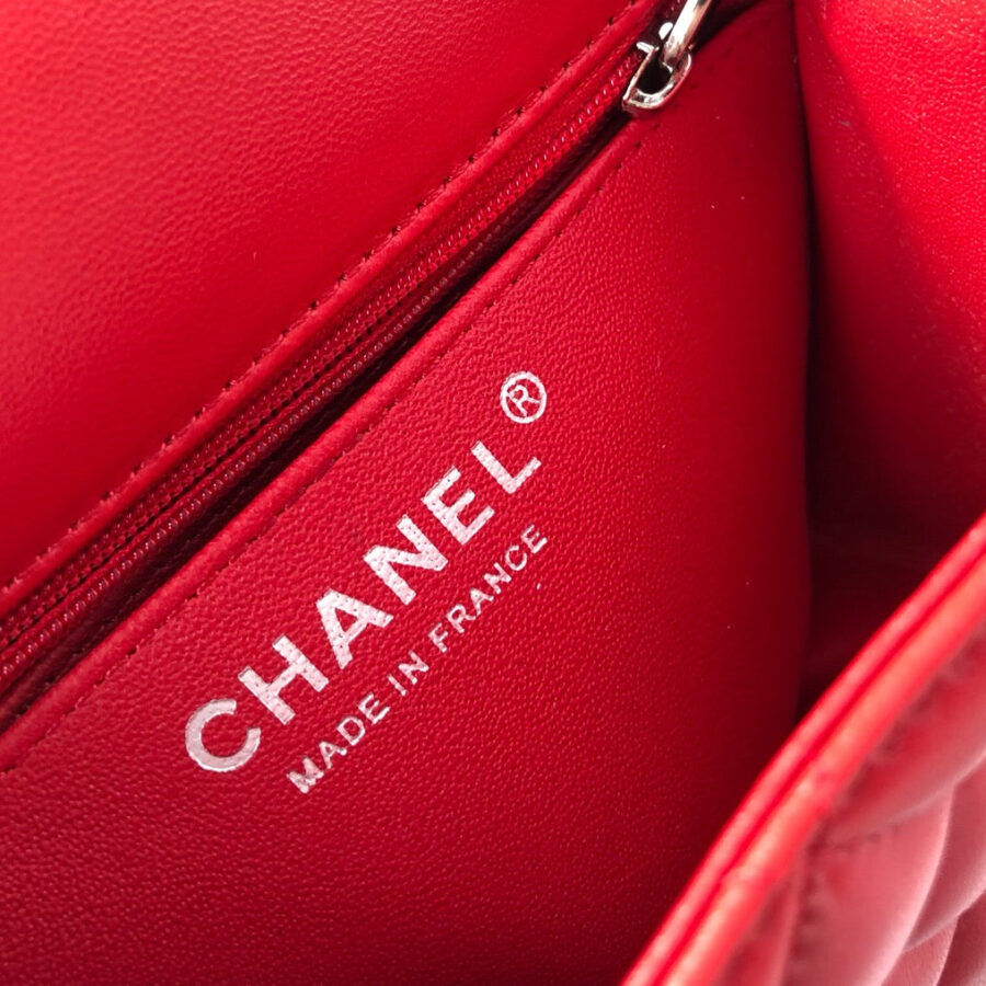 Louis Vuitton Flap Bag red – front view