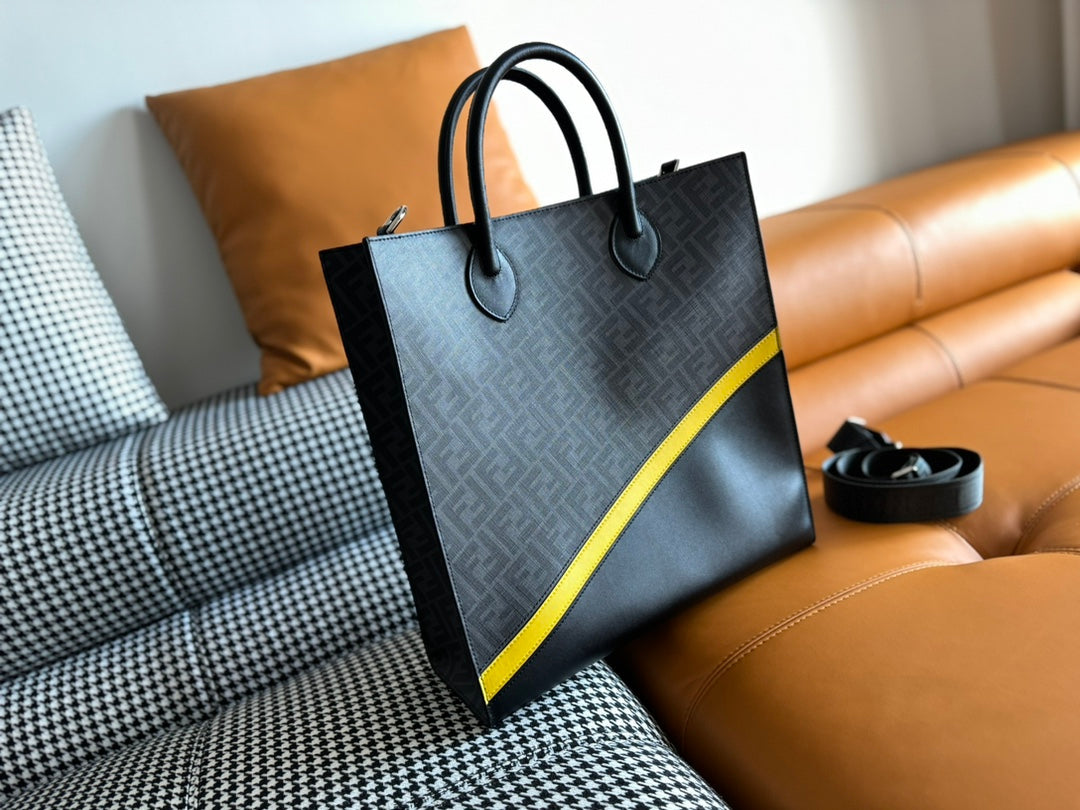 Fendi 38 BAG FF Monogram FF Black Calfskin WITH Strap