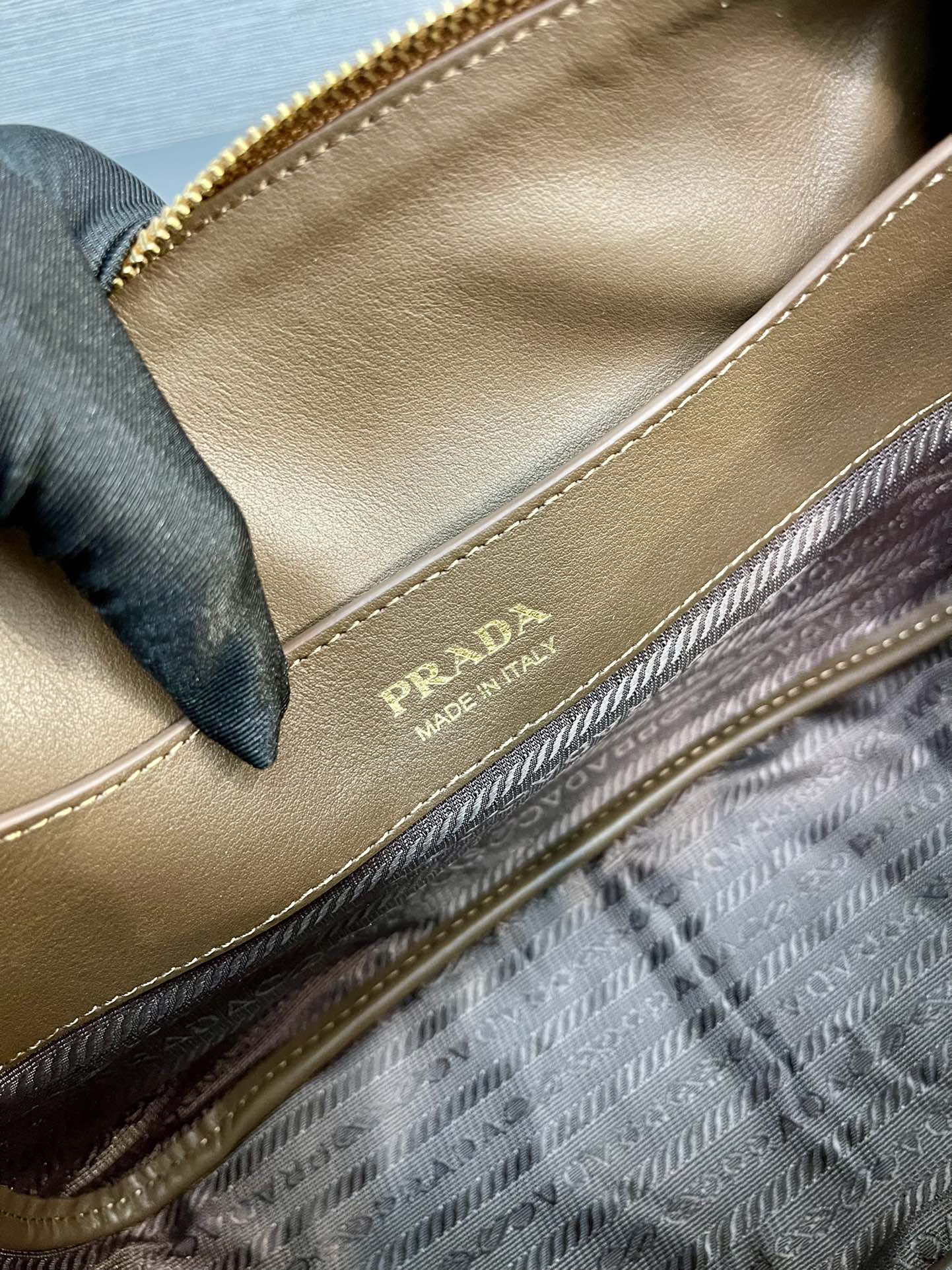 Shoulder BAG 28 IN Tawny Brown Suede GOLD LOGO